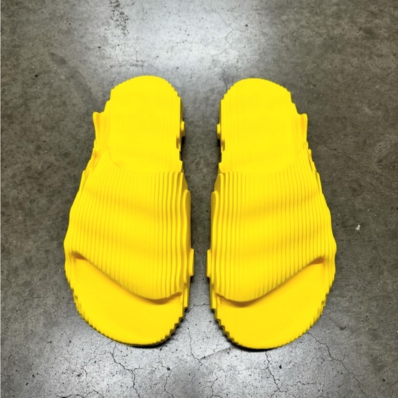 Auracles Nami Slide • 2024 • Multiple Options - Picture 3 of 17